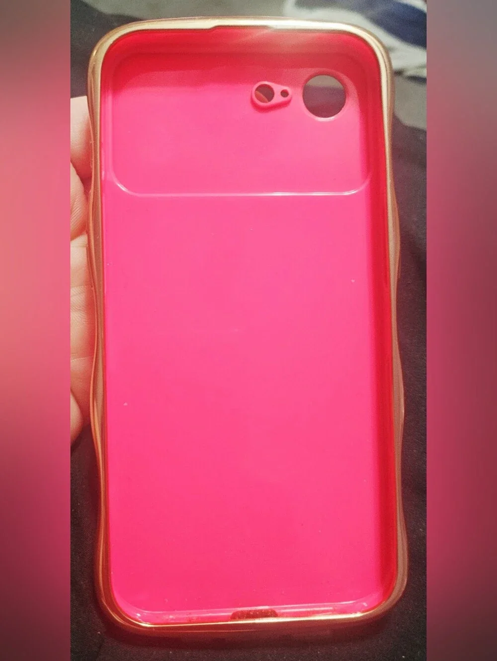 IPHONE 17E/16E Hotpink/Gold wavy edge cell phone case NWOT